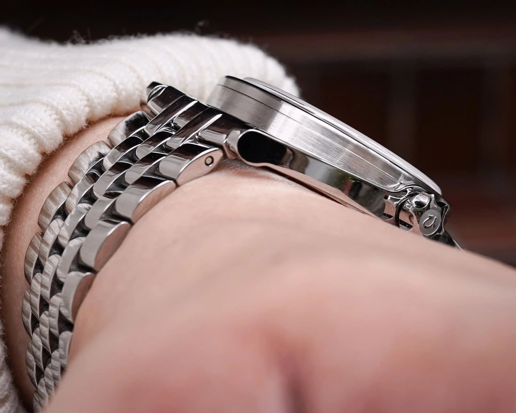 The Karumo bracelet on the wrist