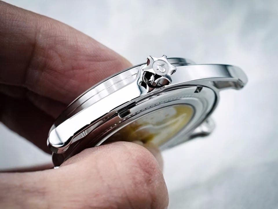 The Nexus crown and case in profile